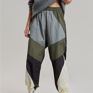 NWT The Frankie Shop Kahlo Joggers